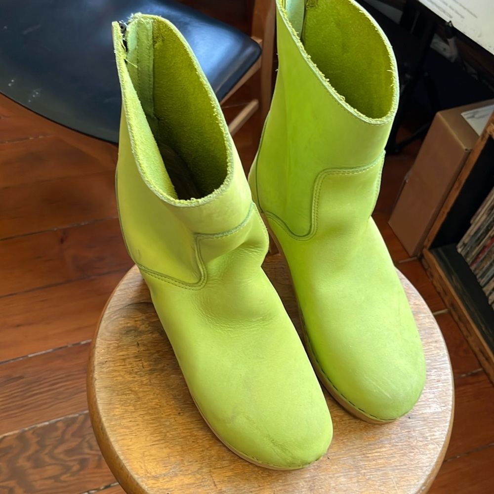 Cape Clogs boots, apple green